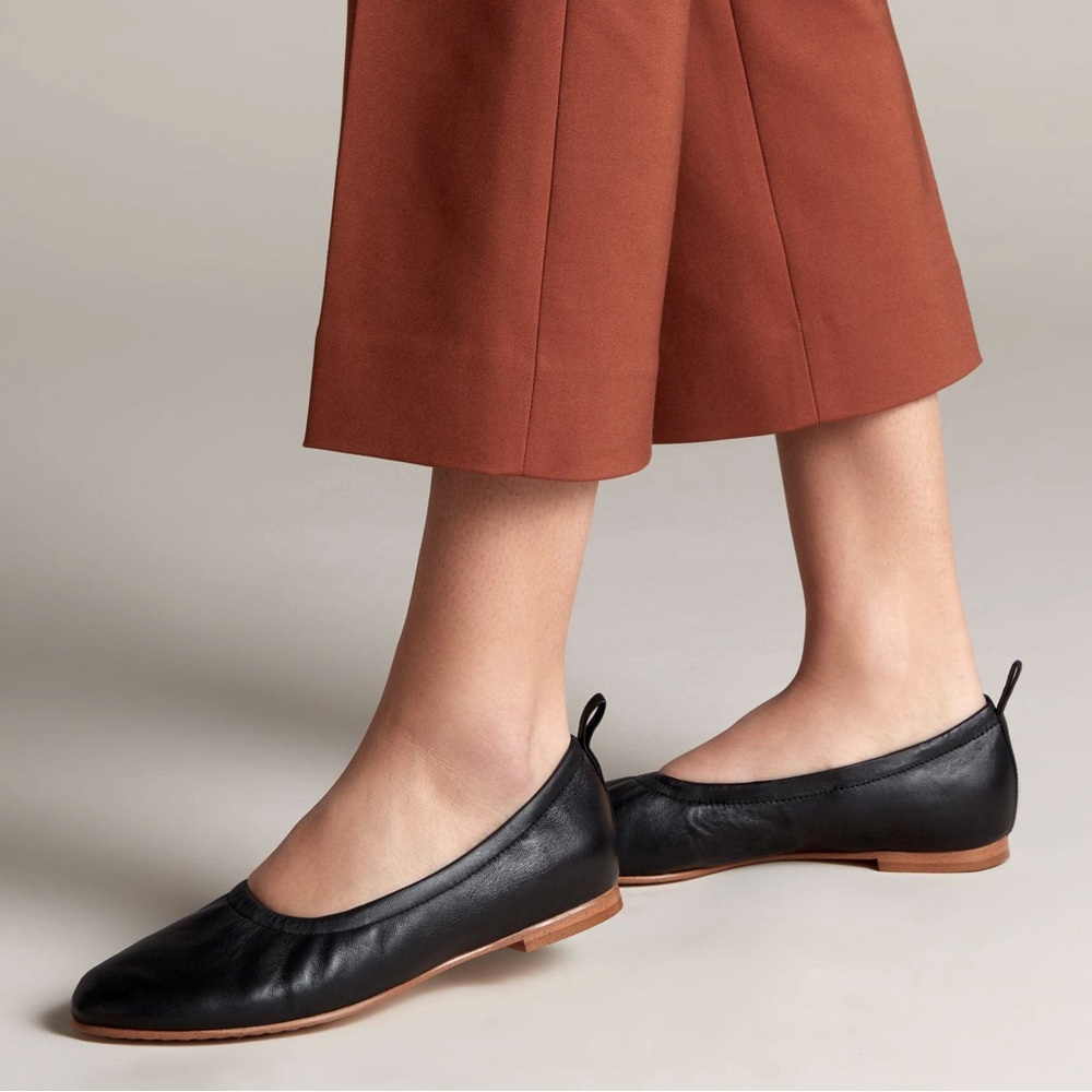 NEW CLARKS Black Grace Mia Ballet Flats - Retro Portlandia Style
